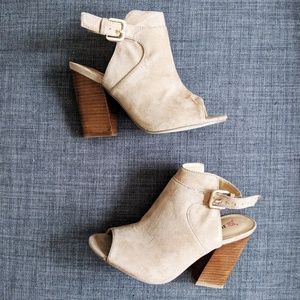 Justfab Bellisima Taupe Mule Booties (EUC)